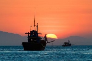 Sunset on the South China Sea off Mui Ne village on the south-east coast of Vietnam (Author MikeRussia; Wikimedia Commons)